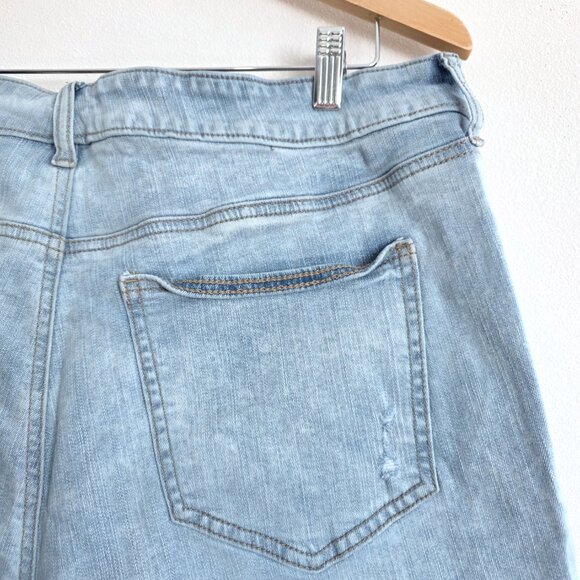 Torrid Distressed Perfect High-Rise Stretch + Rigid Bermuda Denim Shorts, Cutoff - Picture 9 of 12